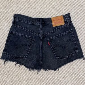 black levi’s 501 shorts